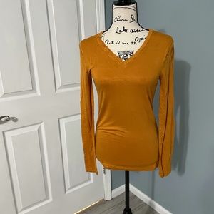 Women’s lightweight long sleeve tee